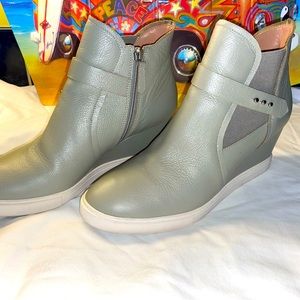 Linea Paolo Leather Wedge Gray Size 11